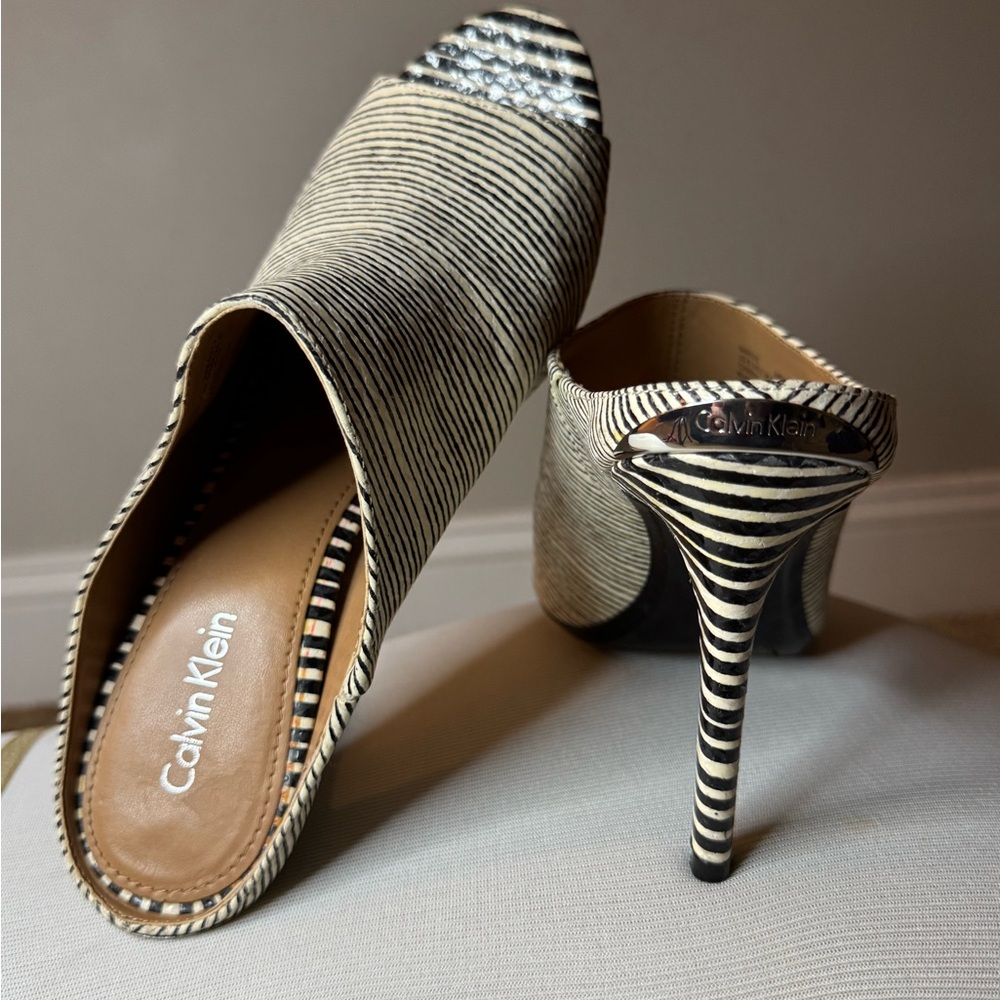Elegant Black and White Striped Calvin Klein Women's Heels U.S 8.5/EU 38.5 - Picture 5 of 7